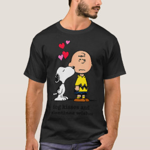 Peanuts - And Charlie Dog Kisses Valentine Wishes T-Shirt