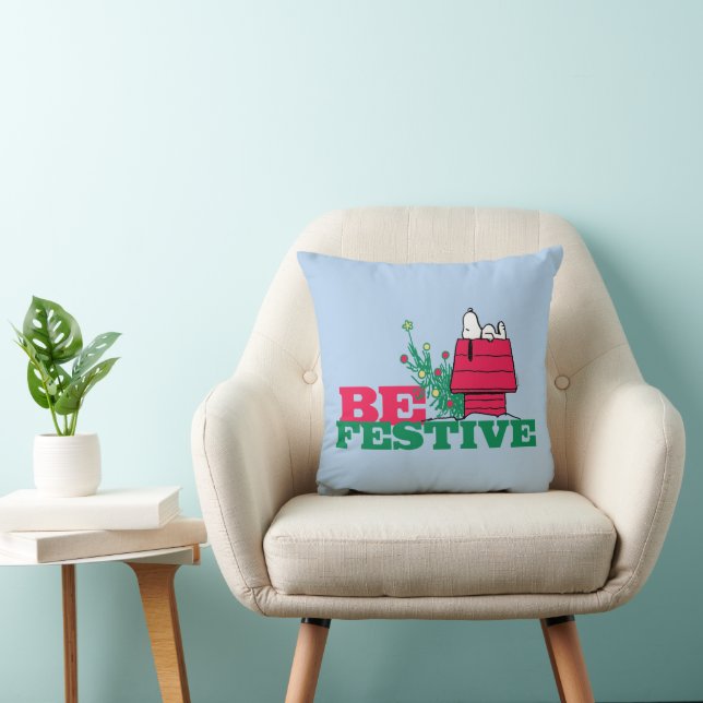 Peanuts | Be Festive Throw Pillow (Chair)