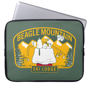 Peanuts   Beagle Mountain Ski Lodge Laptop Sleeve