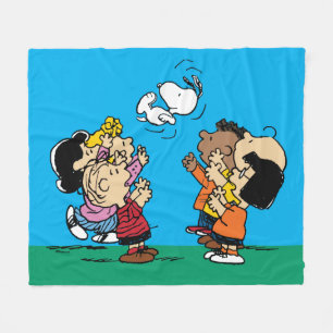 Peanuts Friends Fun Fleece Blanket