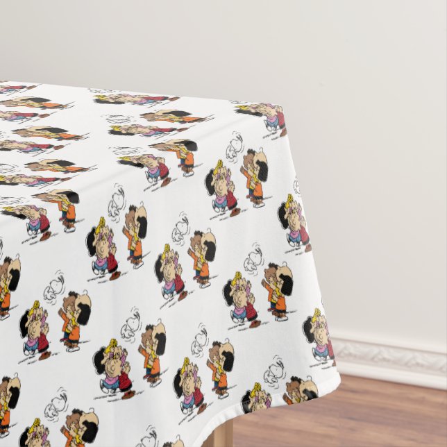Peanuts | Friends Fun Tablecloth (In Situ)