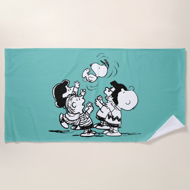 Peanuts Gang Lifting Snoopy Beach Towel (Front)