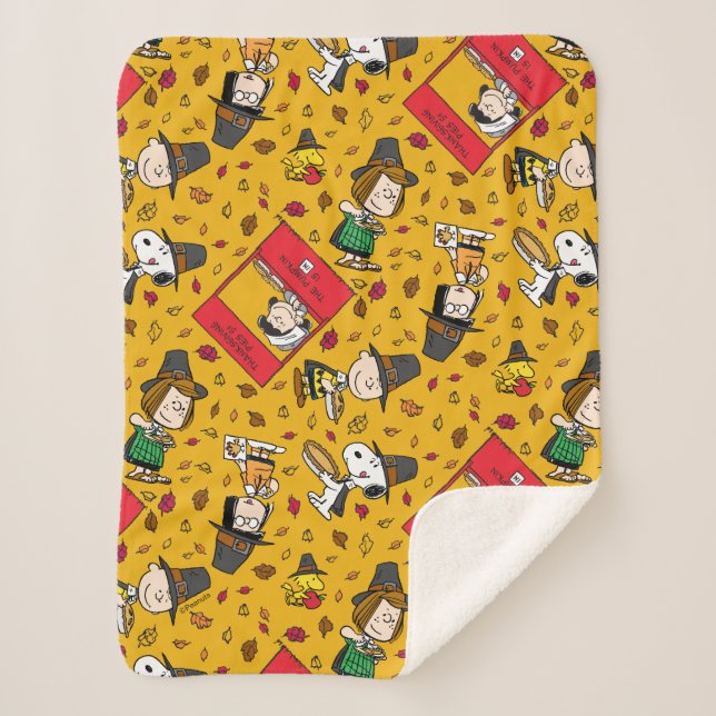 Peanuts | Happy Thanksgiving Pattern Sherpa Blanket (Front)