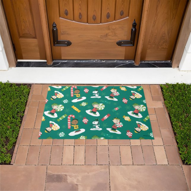 Peanuts Peppermint Dreams Holiday Pattern Doormat (Outdoor)
