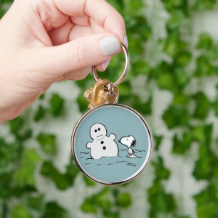 Peanuts   Snoopy Builds A Snowman Keychain
