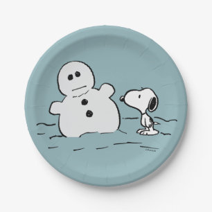 Peanuts   Snoopy Builds A Snowman Paper Plate