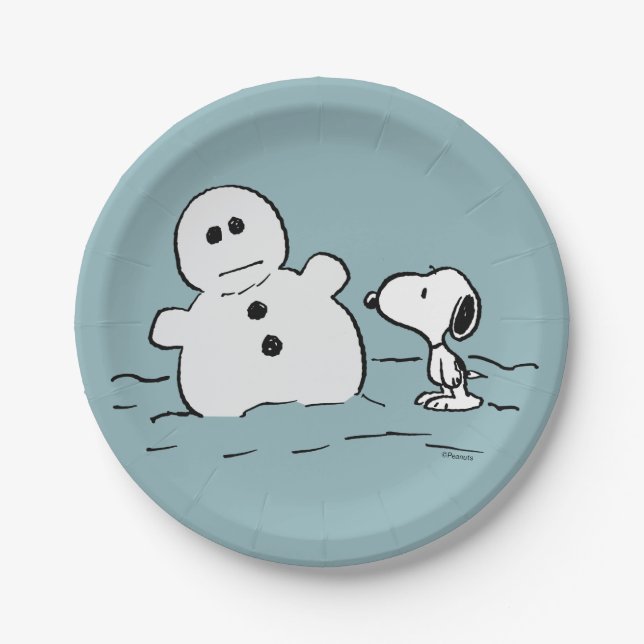 Peanuts | Snoopy Builds A Snowman Paper Plate (Front)