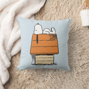 Peanuts   Snoopy Halloween Nap Throw Pillow