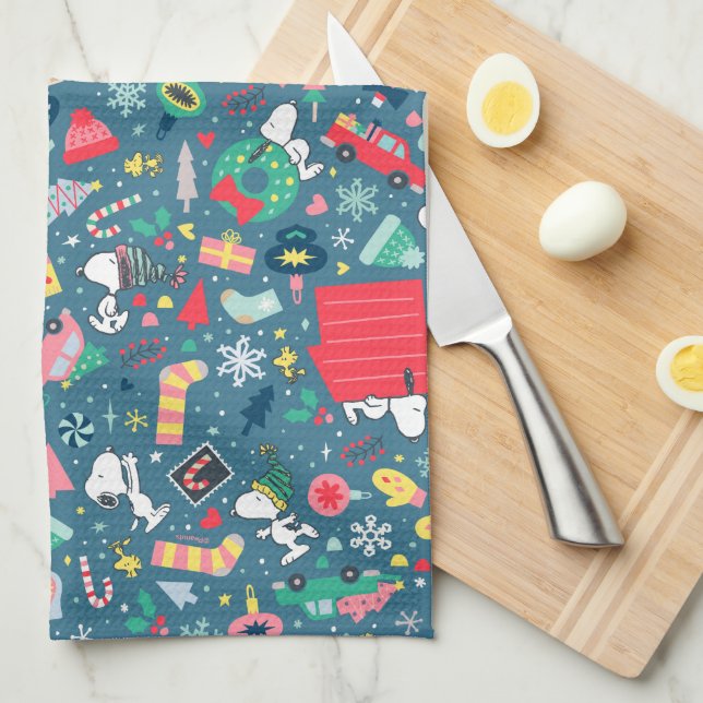 Peanuts | Snoopy Holiday Pattern Kitchen Towel (Quarter Fold)