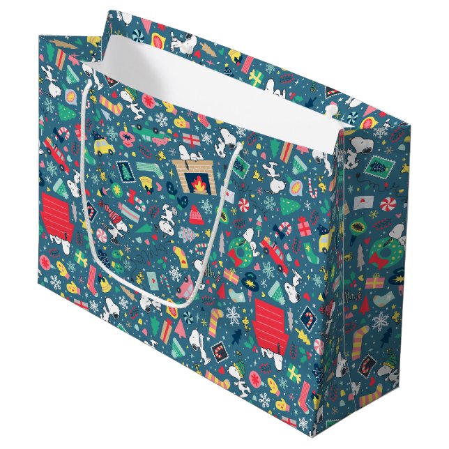 Peanuts | Snoopy Holiday Pattern Large Gift Bag (Front Angled)