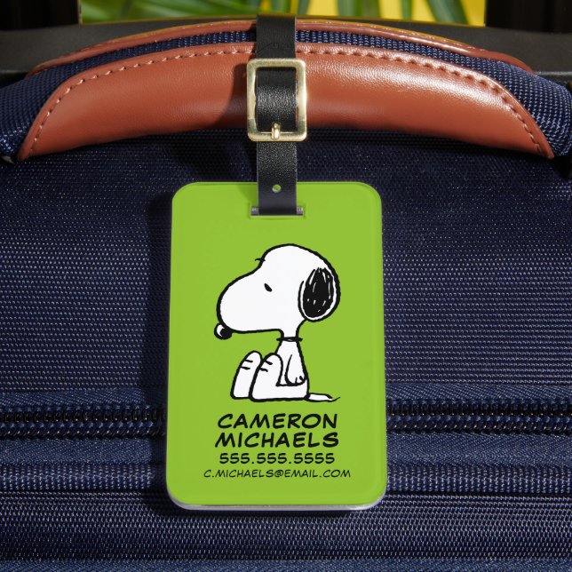 Peanuts | Snoopy Looking Down Luggage Tag (Front Insitu 2)