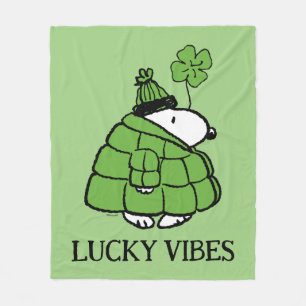 Peanuts   Snoopy Lucky Clover Fleece Blanket