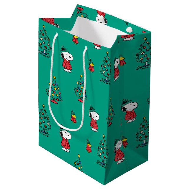 Peanuts | Snoopy & Woodstock Christmas Pattern Medium Gift Bag (Front Angled)