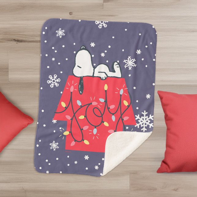 Peanuts | Snoopy's Holiday Dreamer Sherpa Blanket (Small blanket on floor)