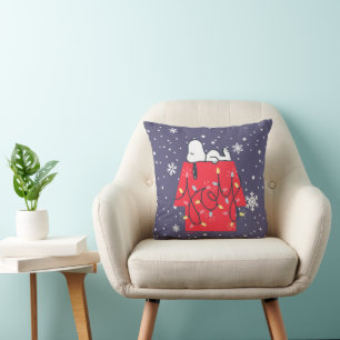 Peanuts   Snoopy's Holiday Dreamer Throw Pillow