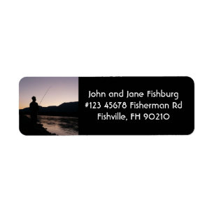 Pêche de silhouette de pêcheur au crépuscule