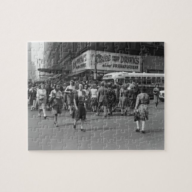Pedestrians 2 jigsaw puzzle (Horizontal)