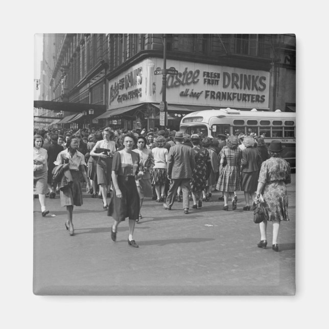 Pedestrians 2 magnet (Front)