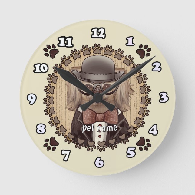 Pekingese avec lunettes Horloge (Recto)