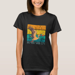 Pelican Bird Vintage Retro Fish Catch Tropical Bir T-Shirt