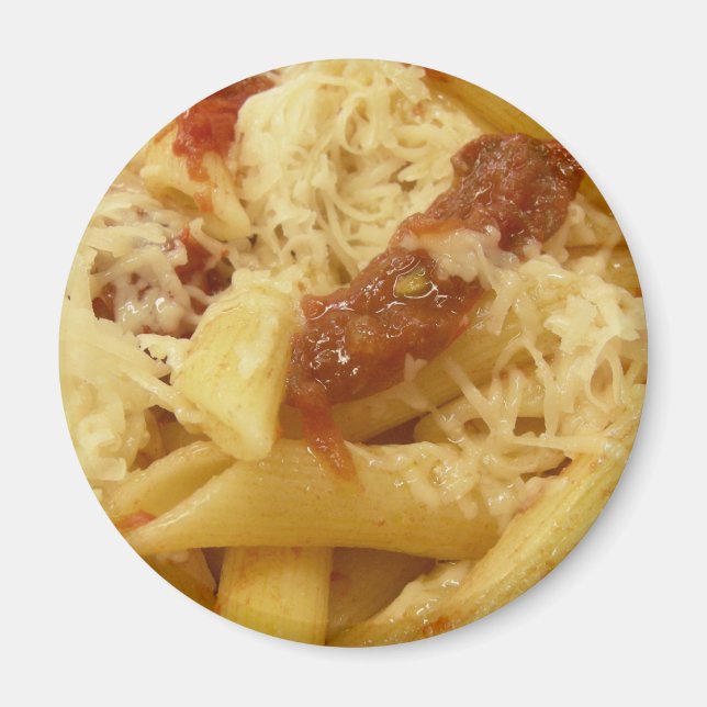 Penne pasta, tomatoes & cheese magnet (Front)