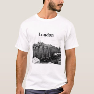 Perfect souvenir for your trip to London. T-Shirt