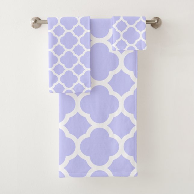 Periwinkle Quatrefoil Pattern Bath Towel Set (Insitu)