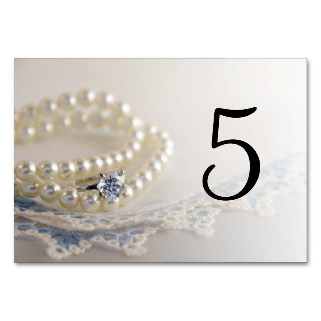 Perles, anneau et dentelle bleue Numéro de table d (Devant)