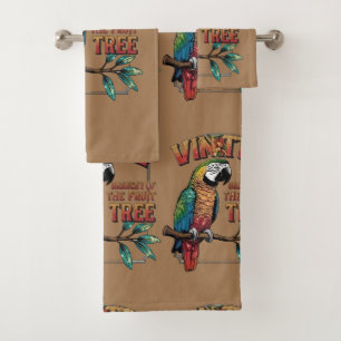 Perroquet chatoyant sur branche d'arbre fruitier