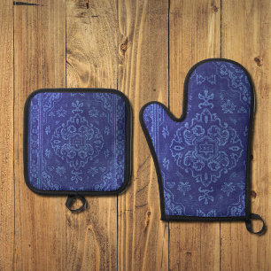 Persian carpet look in blue oven mitt & pot holder set
