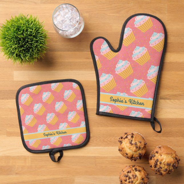 Personalized Cupcake Mitt & Pot Holders, Gift Oven Mitt & Pot Holder Set (Top Down)