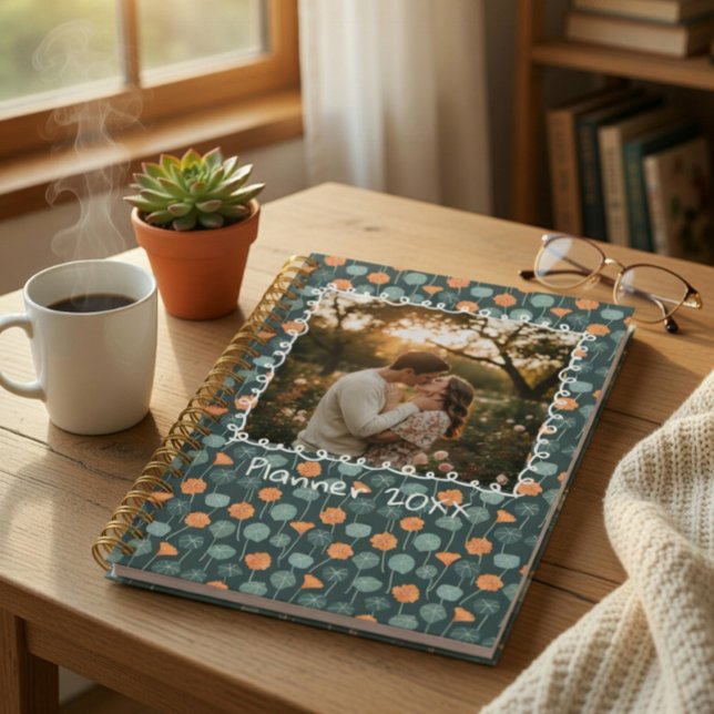 Personalized Floral Planner with Photo (Créateur téléchargé)