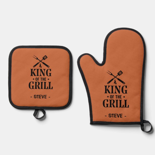 Personalized King of the Grill BBQ Oven Mitt & Pot Holder Set (Front)