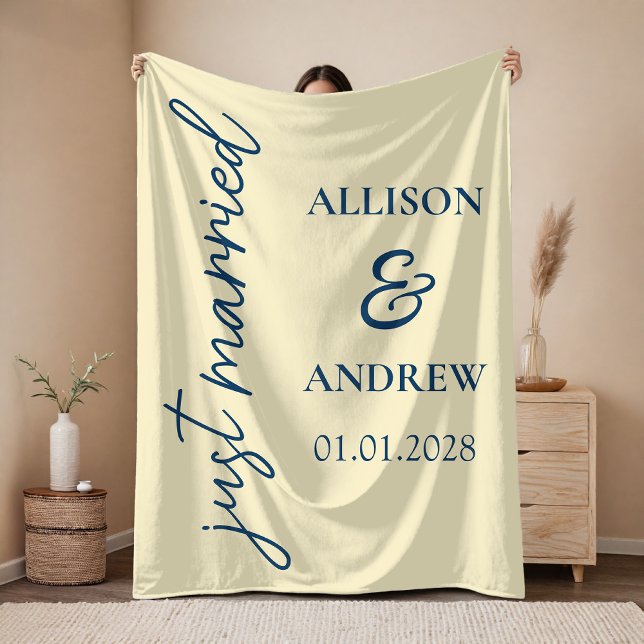 Personalized Newlywed Blanket Gift for Him or Her (Honeymoon Travel Blanket, Custom  Newlywed Gift for Him or Her, Custom Name Newlywed Throw for Wife)