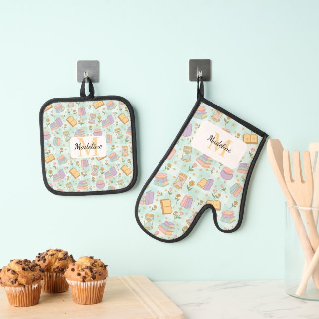 Personalized Pastel Mint Green Kitchen Magic Oven Mitt & Pot Holder Set (Insitu(Hanging))