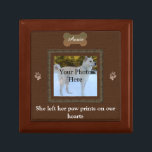 Personalized Pet Memorial Gift Box<br><div class="desc">Remember your beloved furry friend at Christmas time with this elegant pet memorial keepsake box. Personalize it with your photo, name, and sentiments of your choice. Click on "Customize it" to change your photo size and placing or to change font colours or styles. Makes a thoughtful gift for family or...</div>