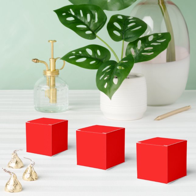 Personalized Red Favour Boxes – Classic Style (Multiple)