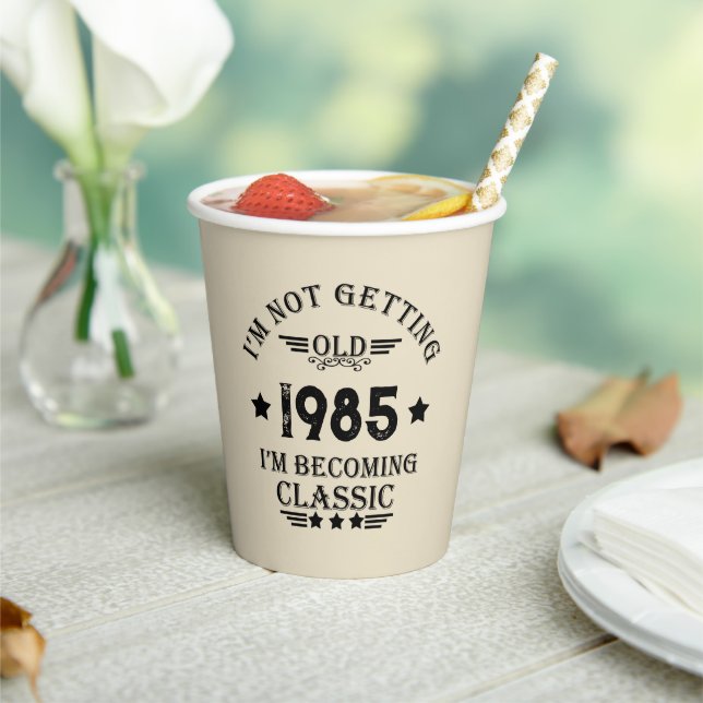 Personalized vintage birthday gift paper cups (Insitu)