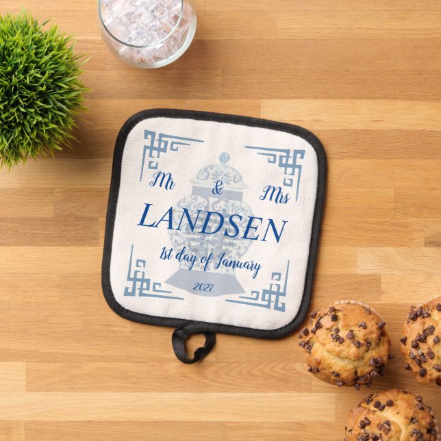 Personalized Wedding Blue and White Ginger Jar   Pot Holder (Top Down)