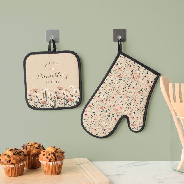 Personalized Whimsical Boho Chic Wildflower  Oven Mitt & Pot Holder Set (Creator Uploaded)