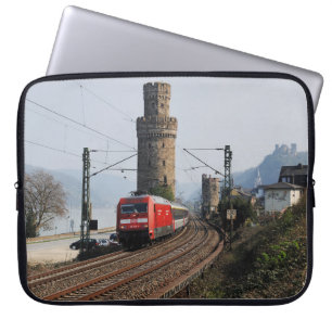 Personenzug in Oberwesel Laptop Sleeve