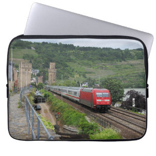 Personenzug in Oberwesel Laptop Sleeve