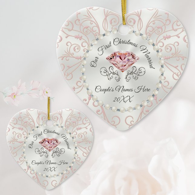 Personnalisé Notre Premier Ornement Marié de Noël (Our First Christmas Together Ornaments. Pretty Blush and Silver, Heart shaped Wedding Ornaments.)