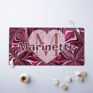 Personnaliser motif géométrique en marbre rose min