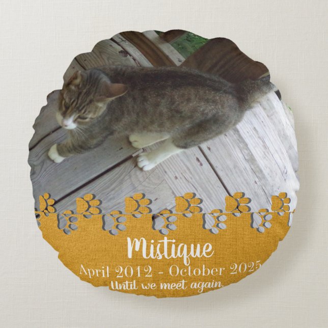 Pet Memorial Remembrance Beloved Keepsake Round Pillow (Front)
