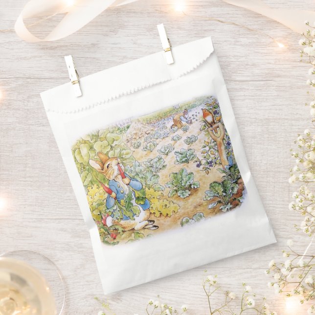 Peter the Rabbit Eating Carrots    Favour Bag (Clipped)