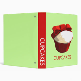 Petit gâteau rouge de velours avec le classeur de