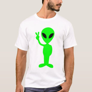 Petit homme vert sur T-shirt noir