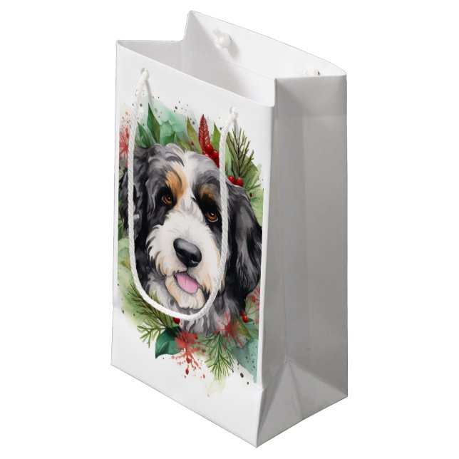 Petit Sac Cadeau Bernedoodle Christmas Wreath Festive Pup (Devant Angle)