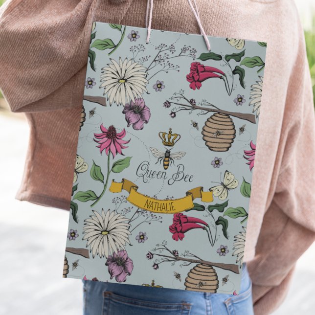 Petit Sac Cadeau Chic Beehive Blue Floral (Elegant Queen Bee & Gold Crown Gift Bag. Hand-Drawn Queen Bee, Gold Crown, Flowers, Beehive & Bees)
